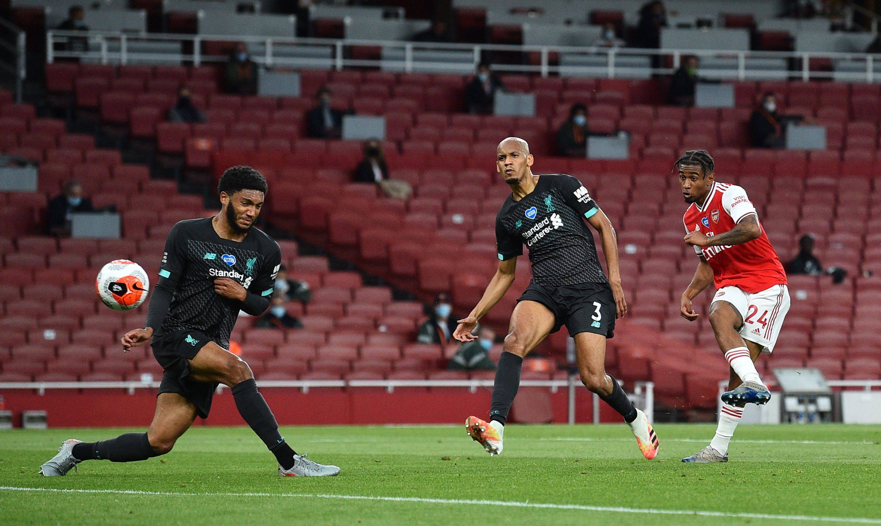 在英超激烈 在英超激烈